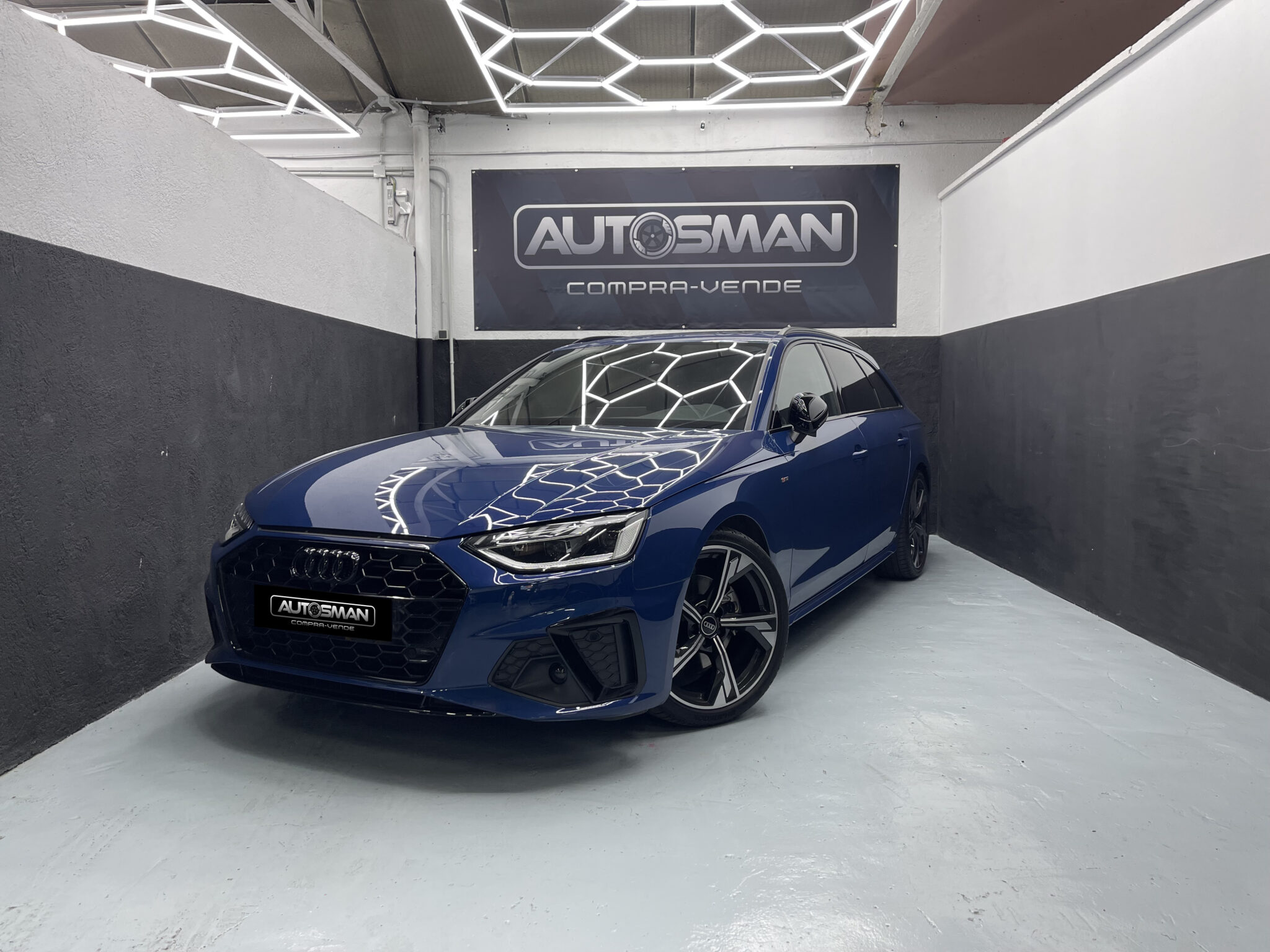 Audi A4 Avant Black Limited 2023