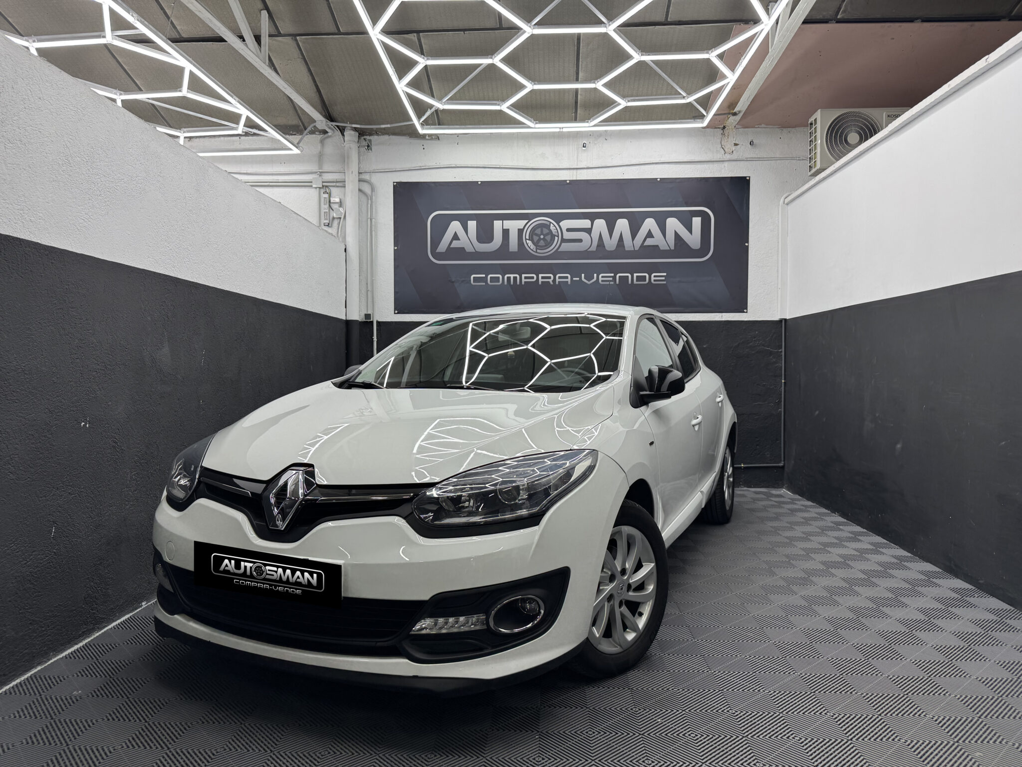 RENAULT Mégane Limited Energy TCe 115 SS eco2