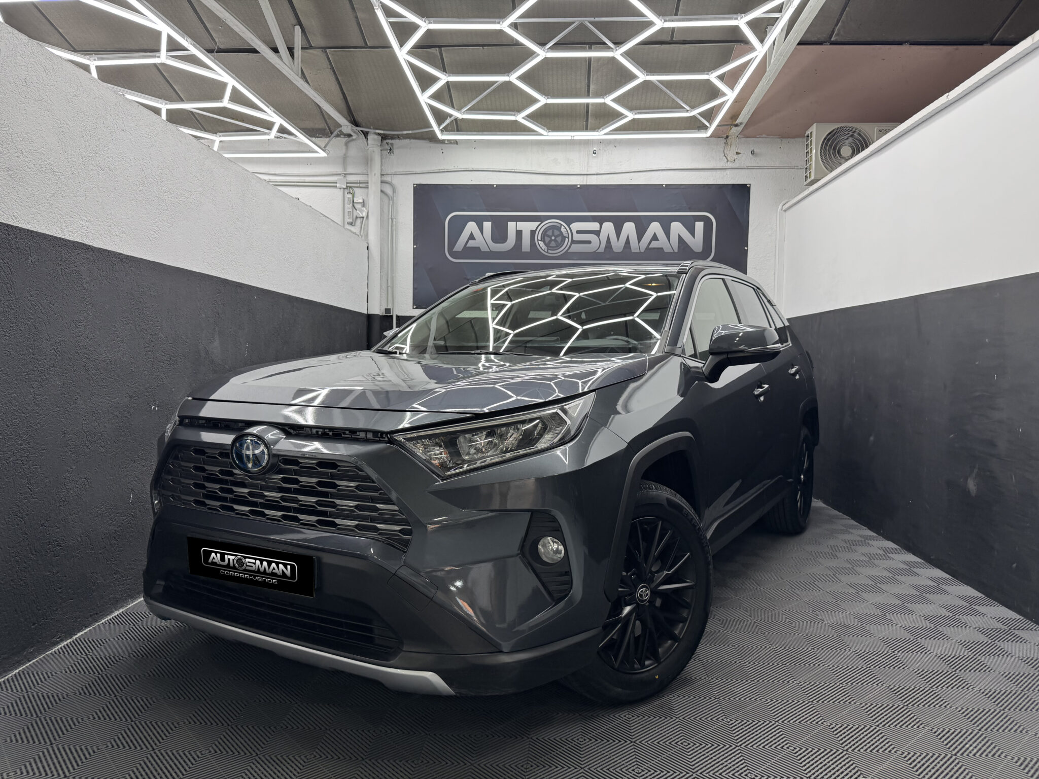 TOYOTA Rav4 2.5l 220H